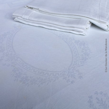 5 serviettes de table anciennes damassées médaillon