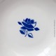 Plat rond creux BADONVILLER Faïencerie FB 92, décor pochoir fleur bleue vintage. French Antique