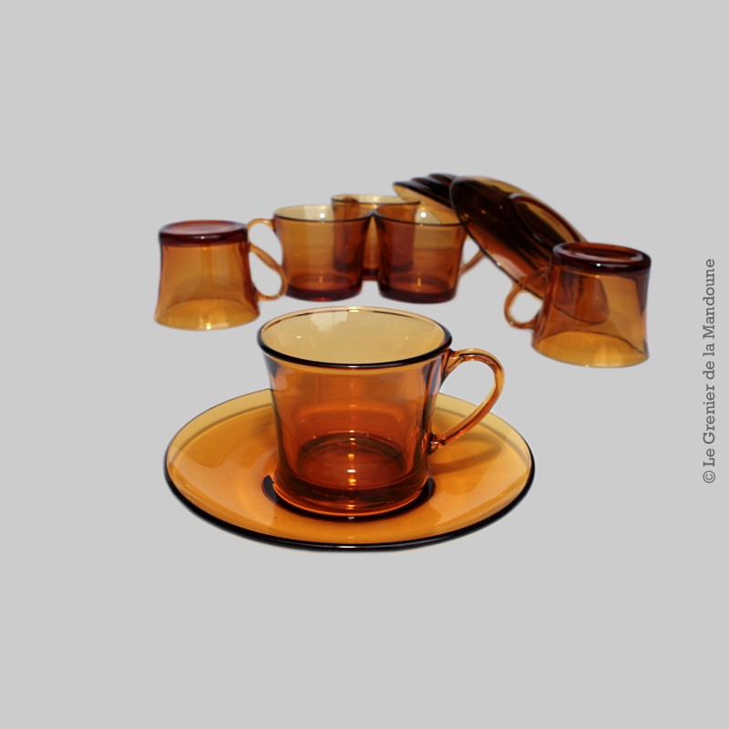 Série de 6 tasses à café verre ambré Duralex avec sous tasses
