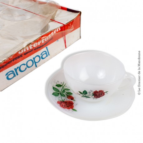 6 tasses avec soucoupes vintage ARCOPAL décor de Roses dans son emballage d'origine