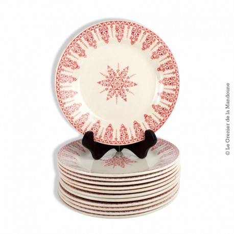 Le Grenier de la Mandoune. Lot de 12 assiettes Porcelaine Opaque de Gien, Terre de Fer, modèle ANNAM. 1886-1938