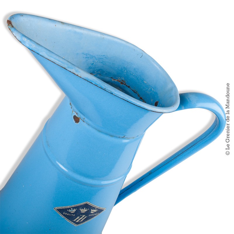 Ancien broc à eau émaillé granité bleu et blanc - Ressourcerie Histoires  Sans Fin