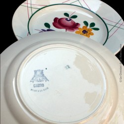 2 assiettes plates GIEN France, Collection CAMBO, Peint à la main, 1938 - 1960