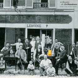 Le Grenier de la Mandoune. 3 tasses à café Bistrot APILCO Jaune, Yves Deshoulières. French Vintage
